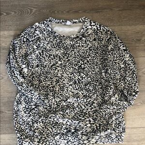 Athleta Black and White Abstract Pullover Sweatshirt